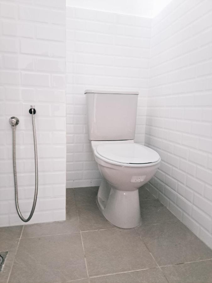 ג'ורג' טאון 111 Hutton Lane Hostel מראה חיצוני תמונה