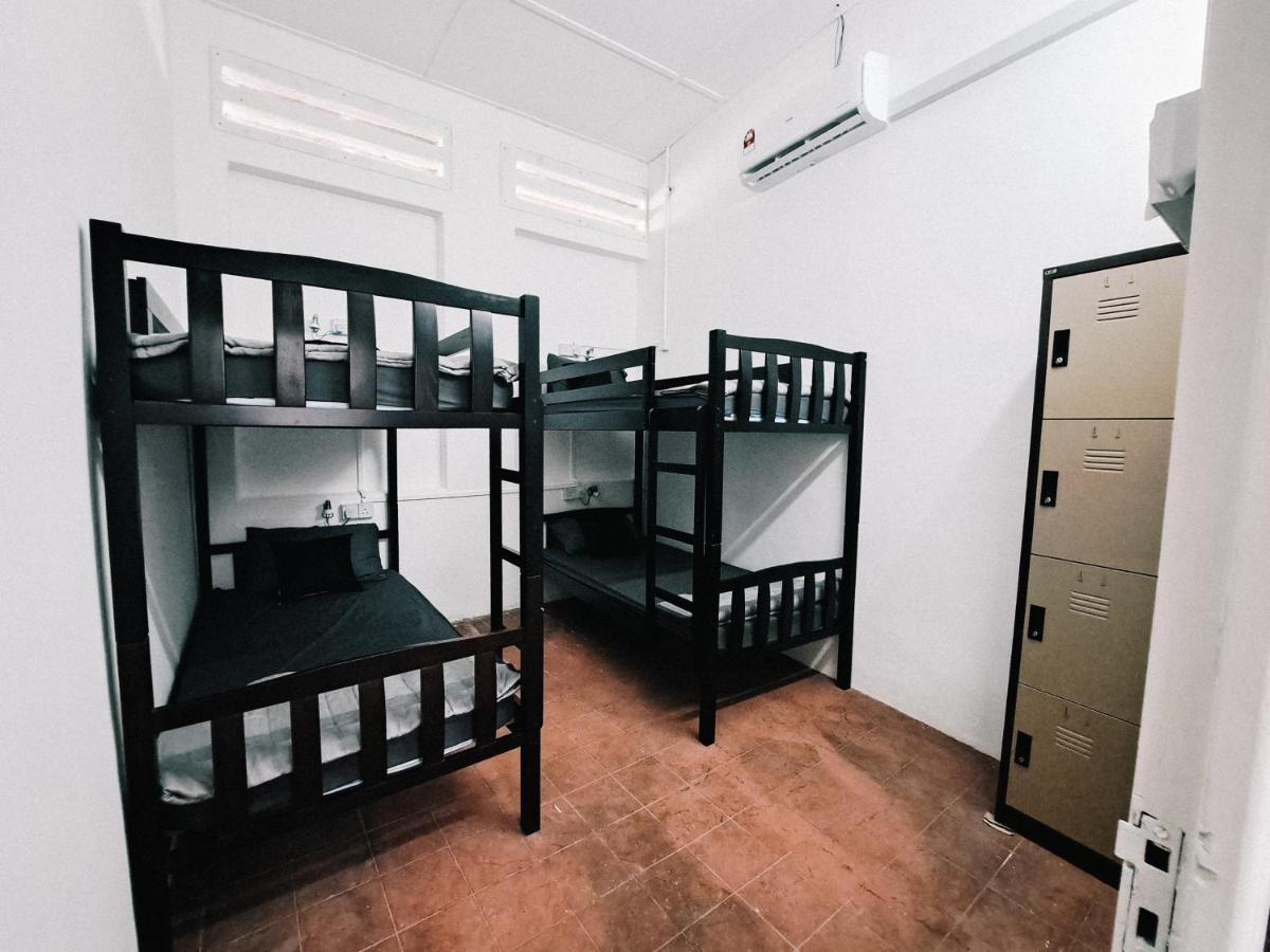 ג'ורג' טאון 111 Hutton Lane Hostel מראה חיצוני תמונה